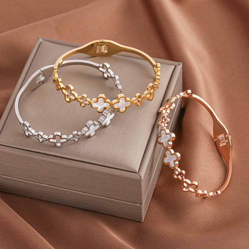 Wholesale Four Leaf Clover Love Gold Plated Titanium Steel Bracelet